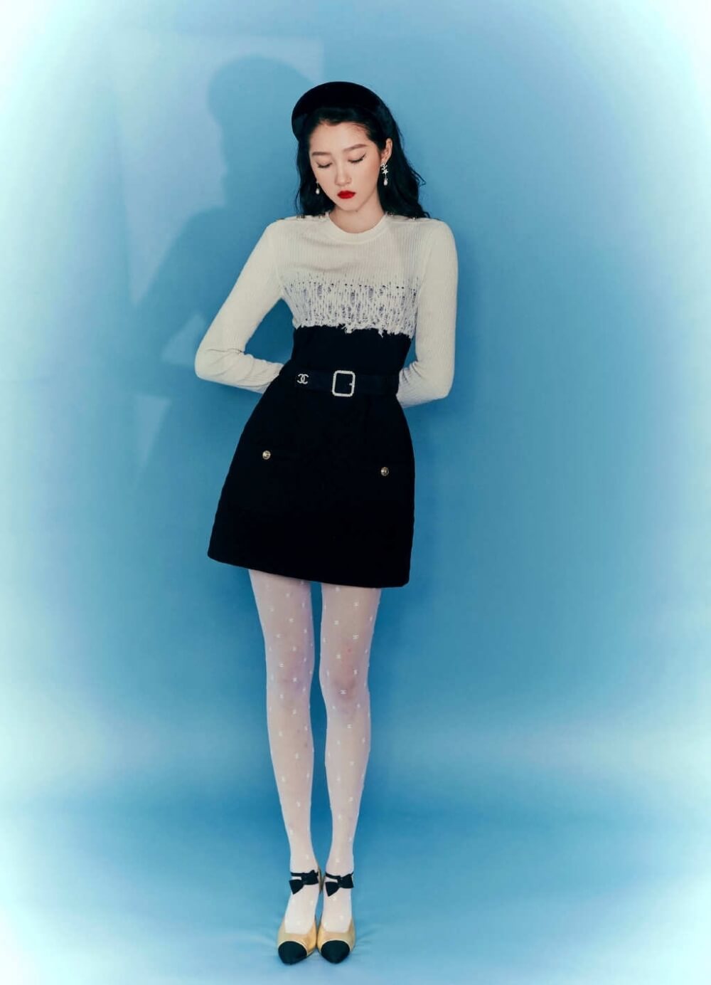 关晓彤白丝复古纯欲风时尚写真图片