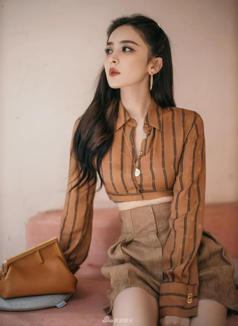 古力娜扎最新写真干练美艳!蛮腰长腿太性感撩人