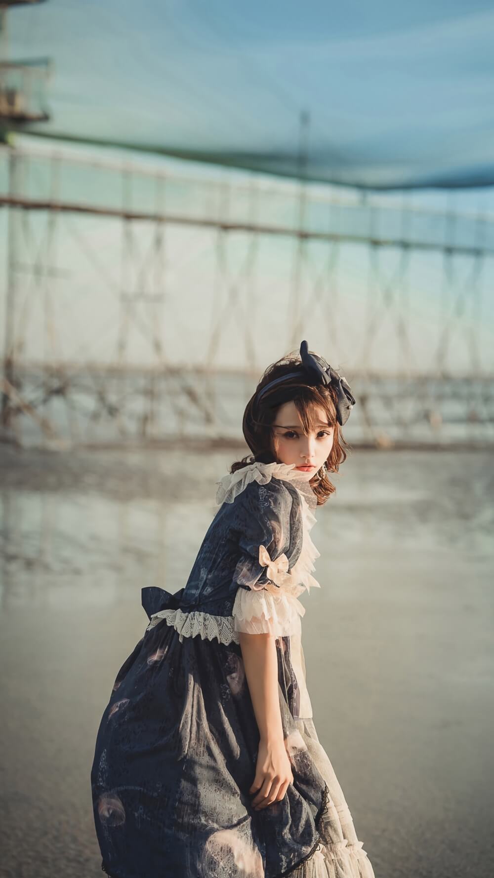 洛丽塔少女海边唯美写真图片