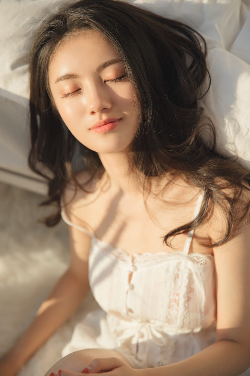 治愈系少女纯欲风写真图片