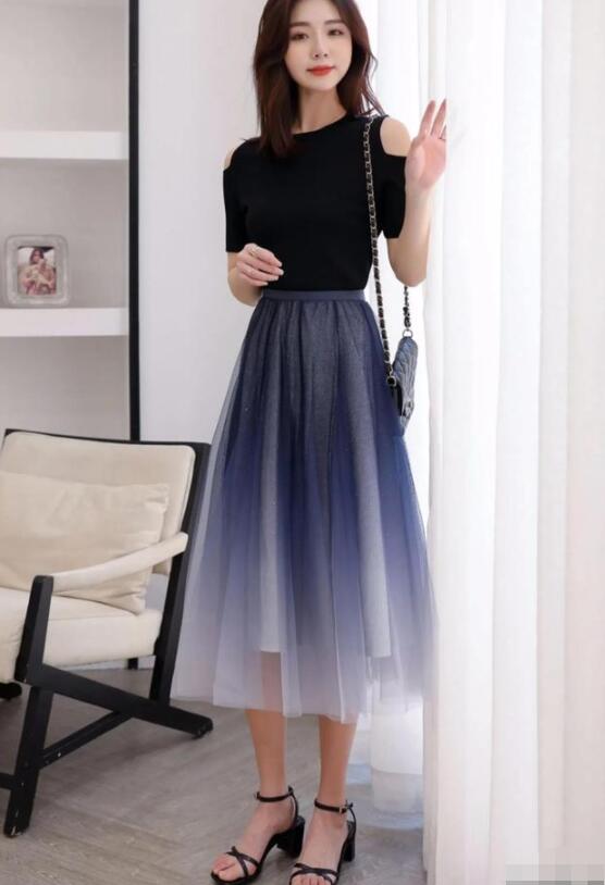百褶纱裙搭配什么款式上衣最好看？