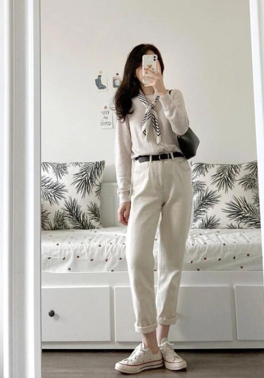 休闲九分裤搭配什么衣服好看?