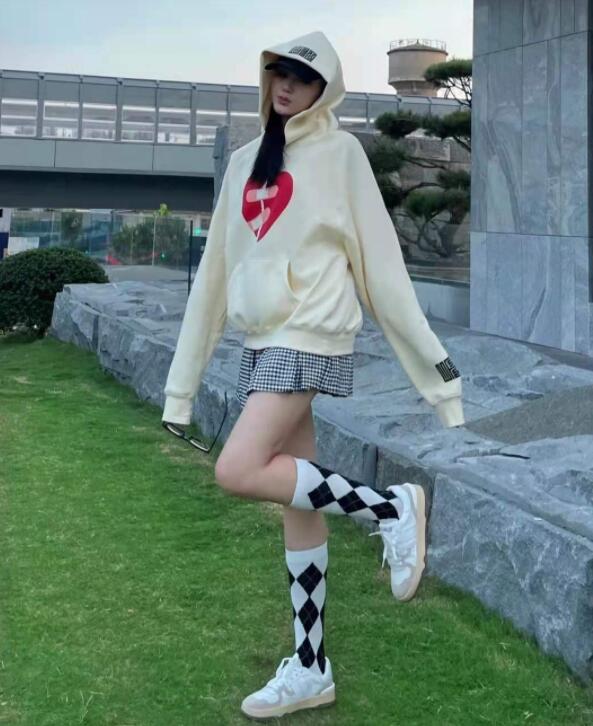 早秋女生穿什么样的衣服好看?