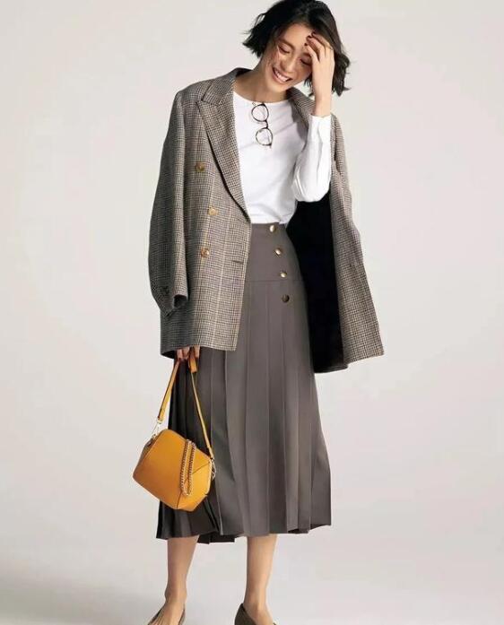 女性要怎么穿衣打扮才好看又时尚？