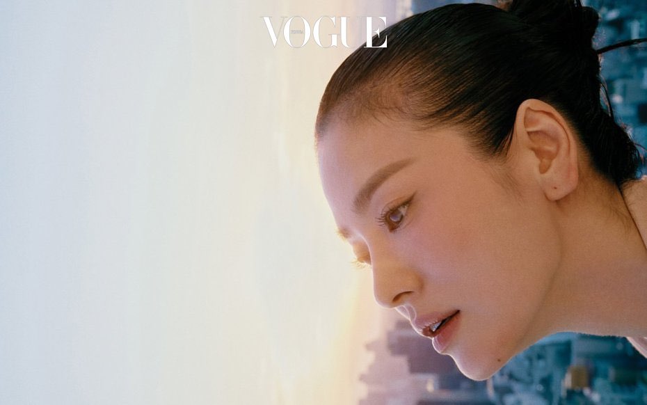宋慧乔登韩版《Vogue》金九封面，化身优雅 Fendi 女神