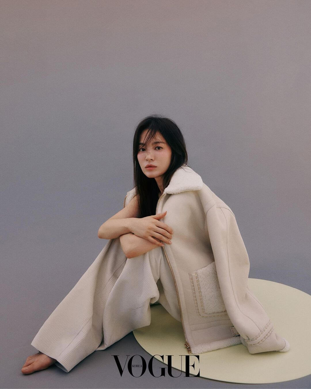 宋慧乔登韩版《Vogue》金九封面，化身优雅 Fendi 女神