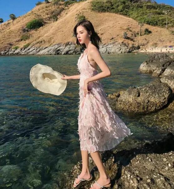 旅游穿什么颜色的衣服拍照好看?