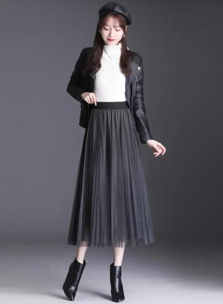 黑色系的日常穿搭有哪些比较好看？