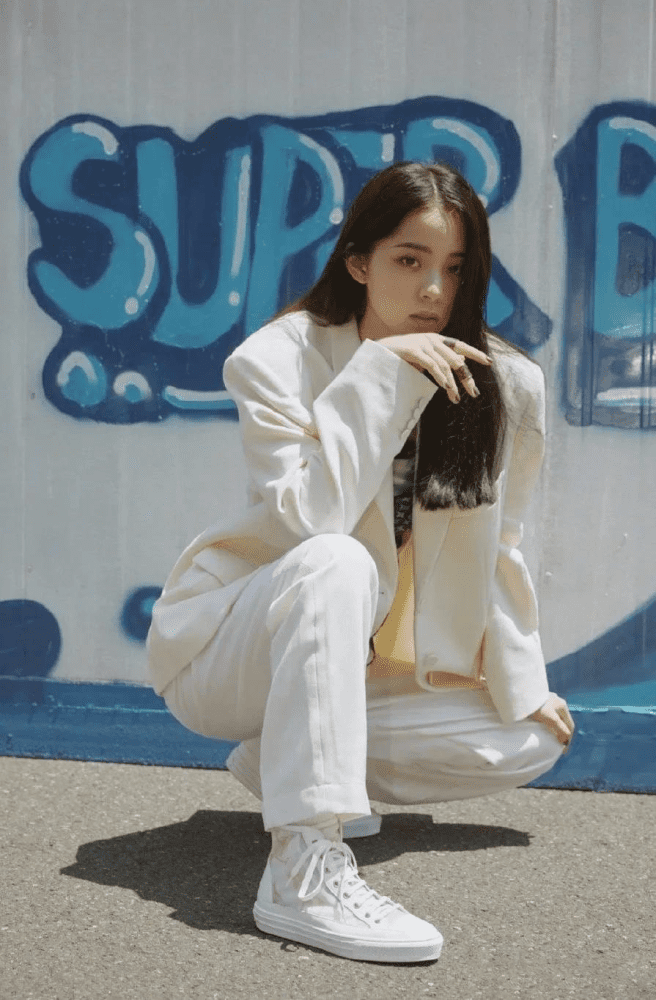 2021年夏天流行这4双鞋，搭连衣裙清凉还好看