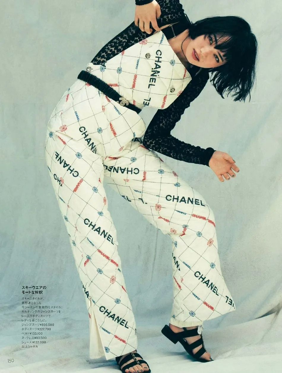 日本女星小松菜奈最新写真超美！魔鬼身材太性感妖艳