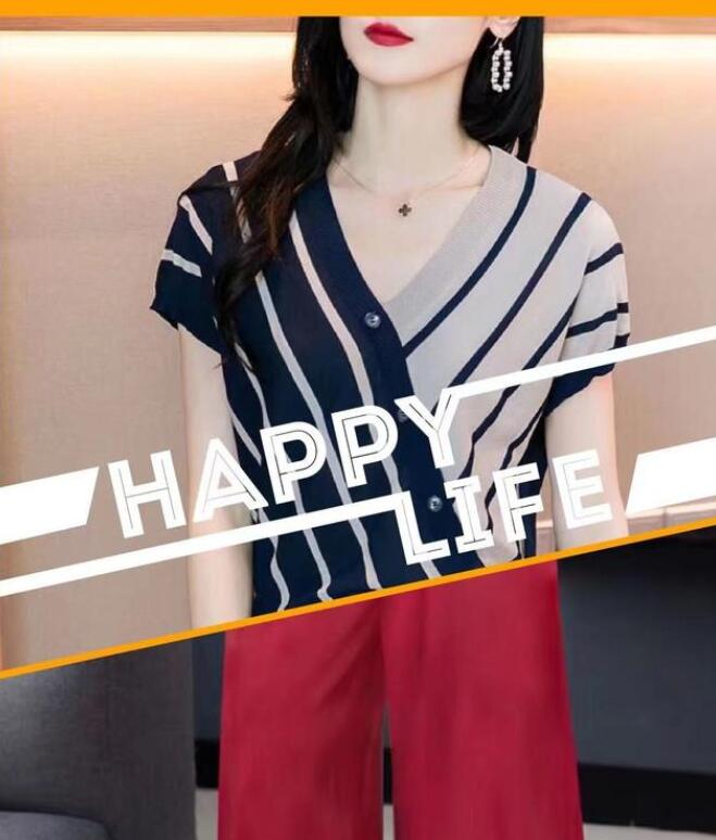 红色裤子搭配什么样的衣服最好看?