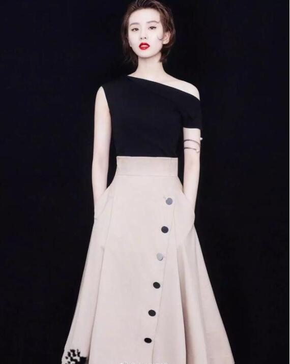 个子不高的女生怎么用基础色穿出大长腿的感觉？