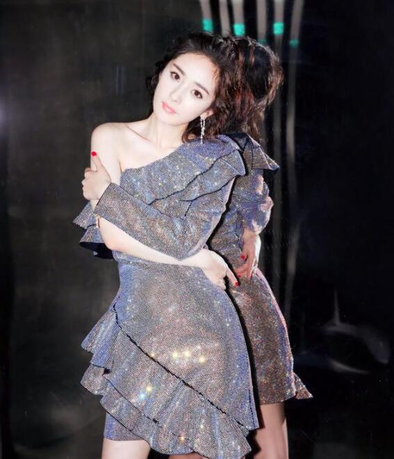 个子不高的女生怎么用基础色穿出大长腿的感觉？