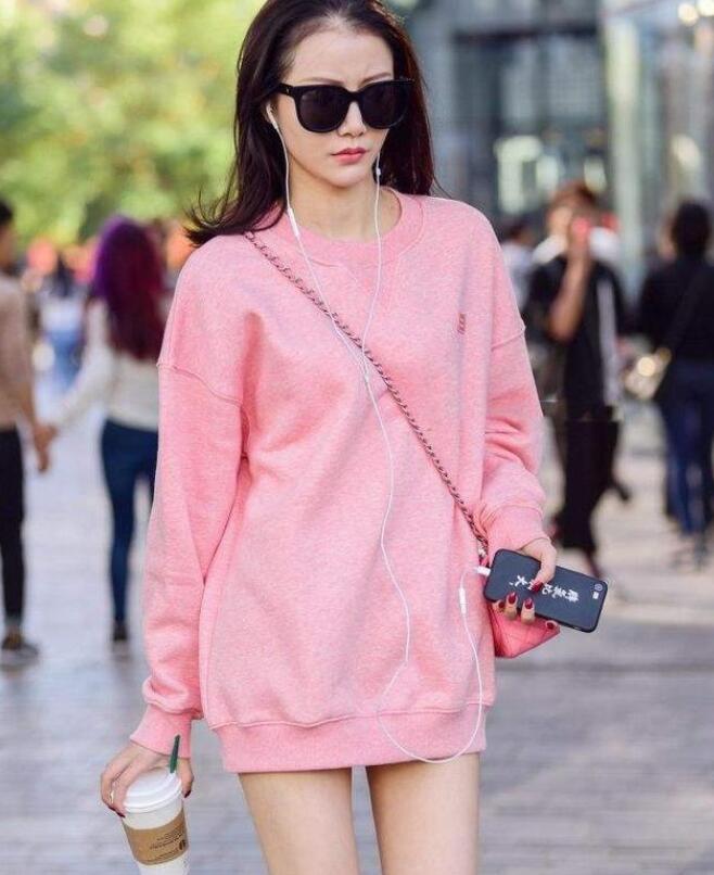 卫衣要怎么穿搭才显得好看？