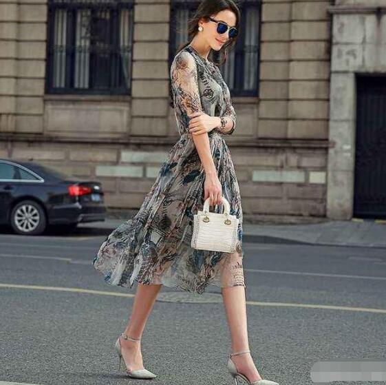 有点胖的女生要怎么穿衣打扮好看?有小肚子的女生要怎样选择衣服?