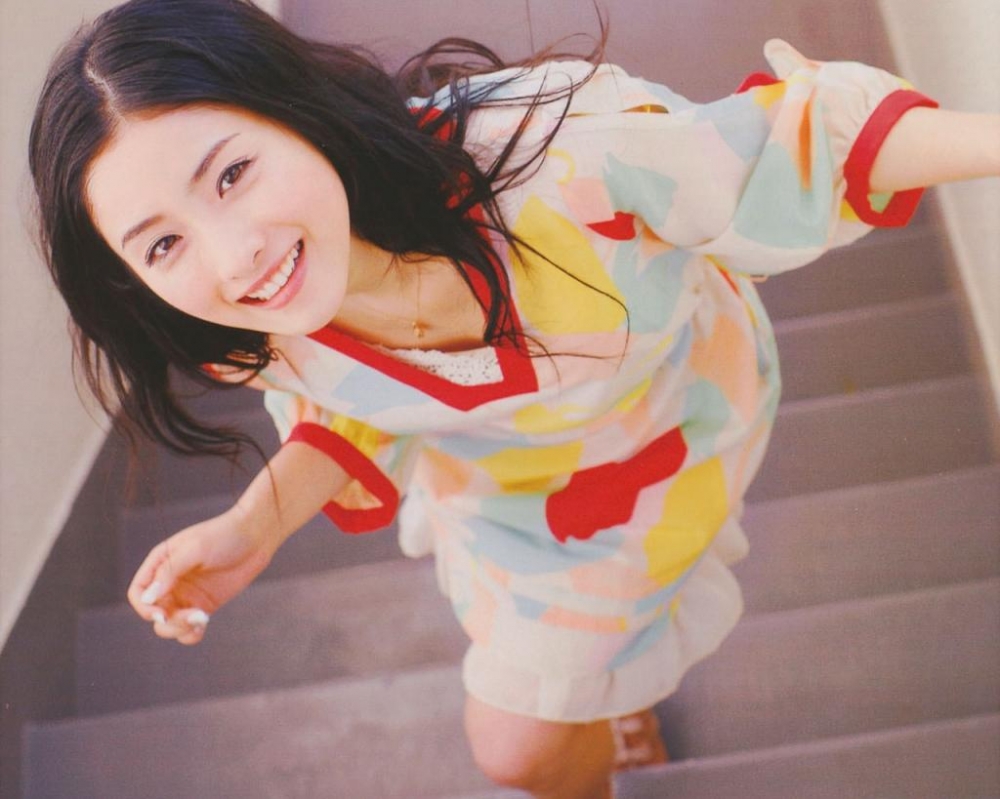 石原里美日杂风胶片早期甜美写真套图