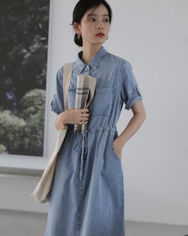 牛仔裙和什么上衣鞋子搭配好看