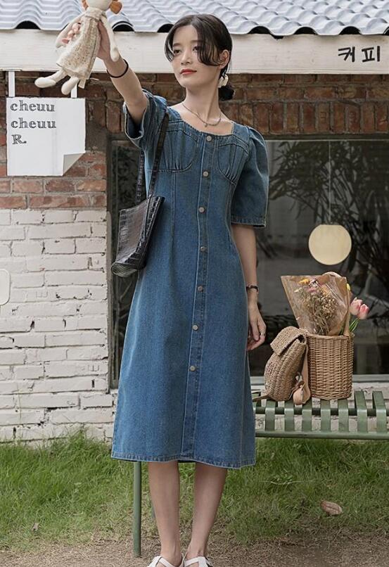 牛仔裙和什么上衣鞋子搭配好看