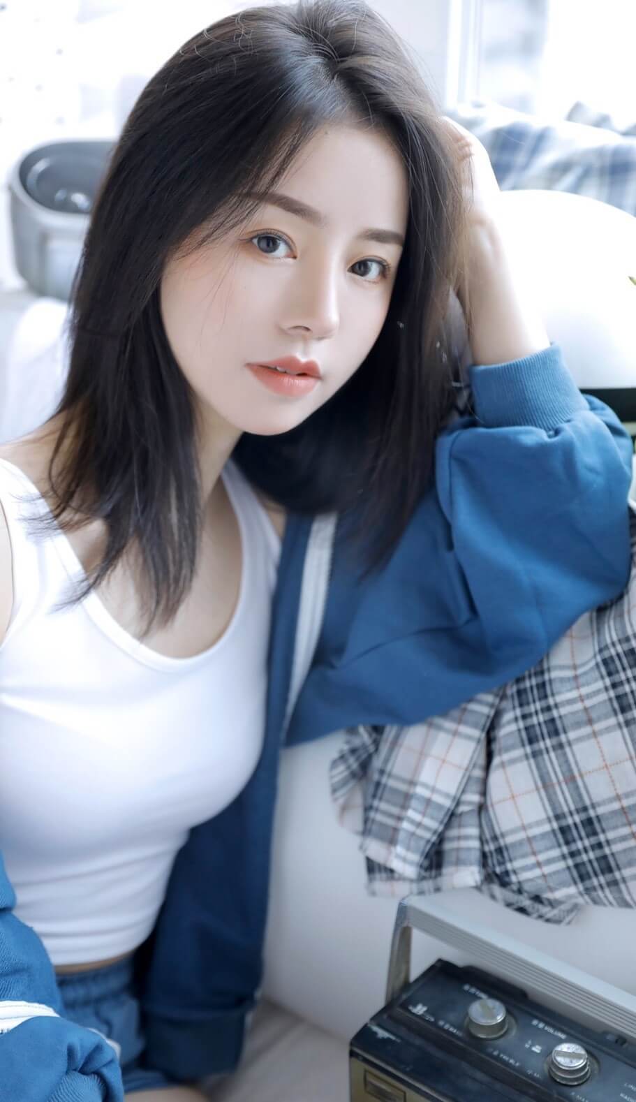 拥有神仙颜值的美女运动休闲写真图片