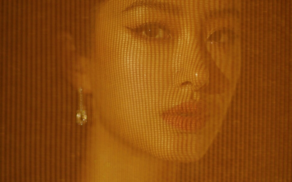 杨采钰优雅迷人气质性感写真图片