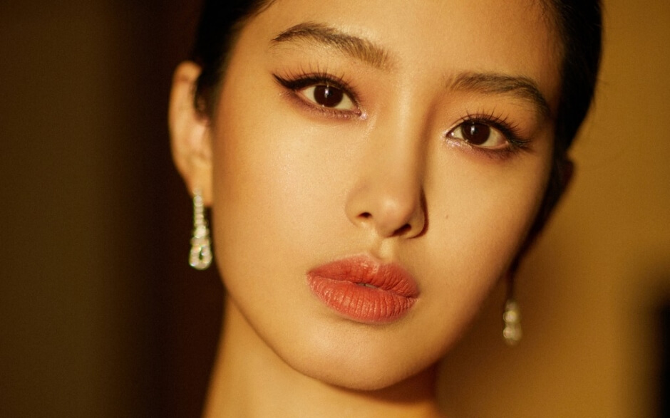 杨采钰优雅迷人气质性感写真图片