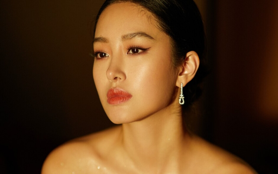 杨采钰优雅迷人气质性感写真图片