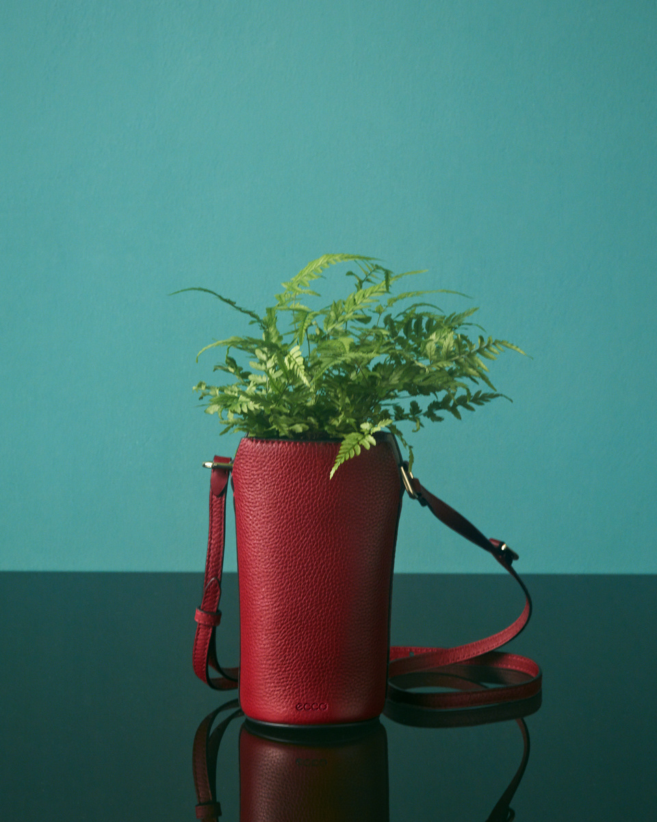 将“以履适足”的精神融入北欧美学:ECCO 全新支线 ECCO Leather Goods