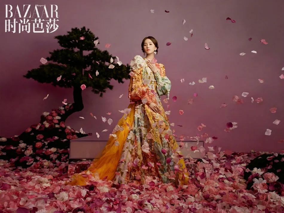 刘诗诗牡丹花间大片灿若春华！肤白貌美清新脱俗