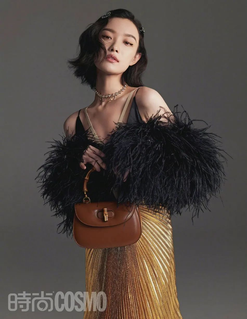 倪妮登时尚杂志封面超英姿飒爽!雪肤玉貌性感美艳