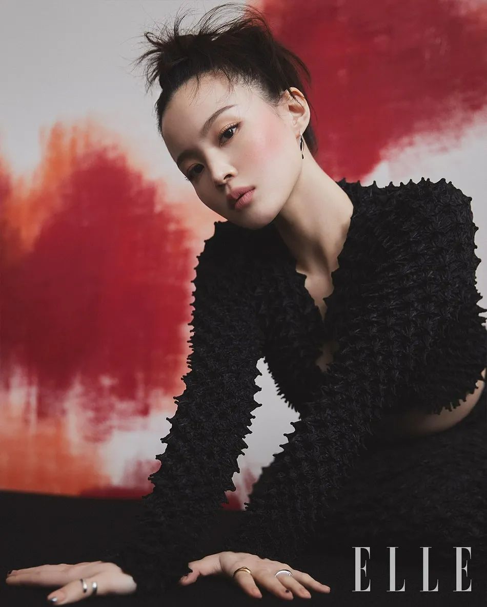 韩国女星李遐怡美妆写真图片!雪肤玉貌太性感