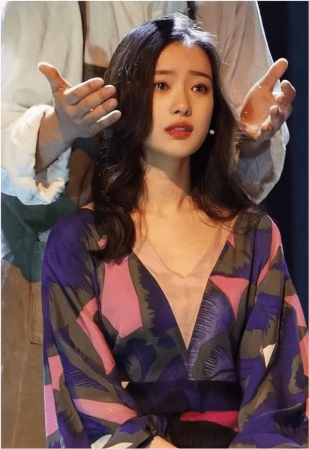 倪妮这个美背氛围感绝了，越来越漂亮了！