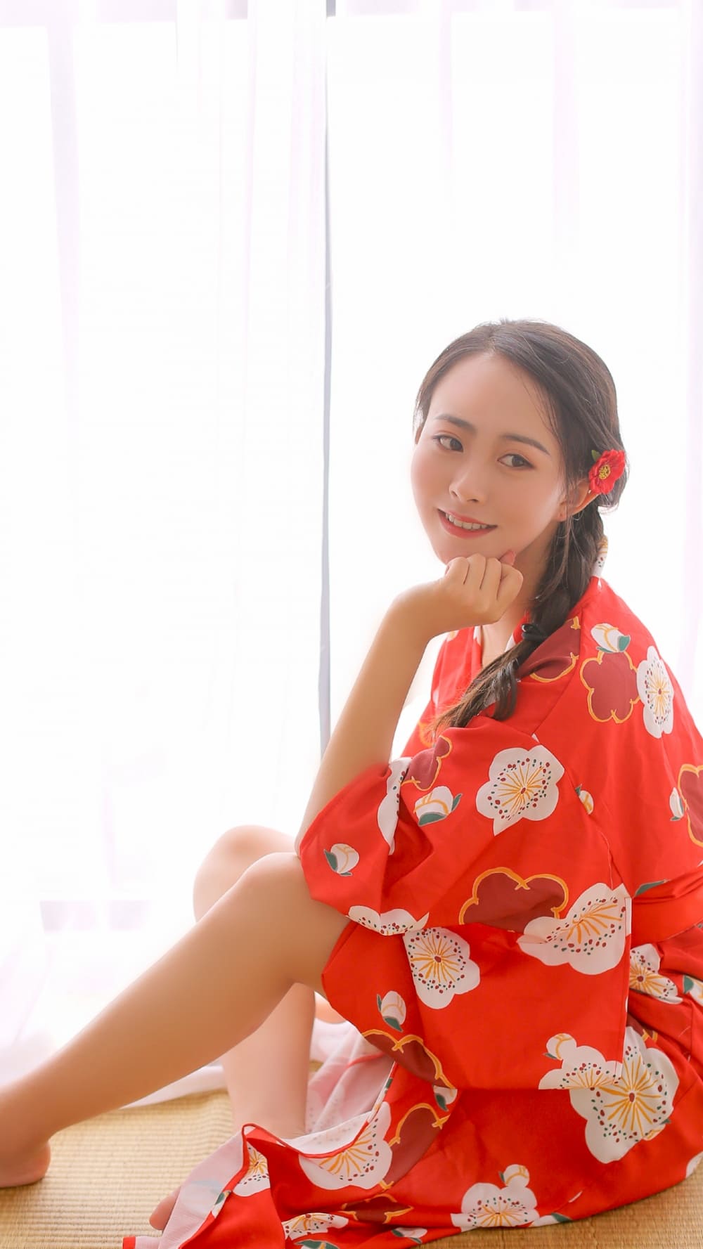 长发美女红色和服纸伞靓丽清秀图片写真