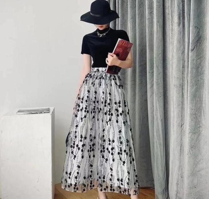 50岁女人穿什么裙子好看?