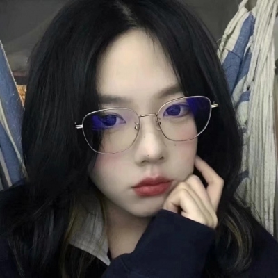 公交车里撞了我八次 男朋友说穿裙子做事才方便