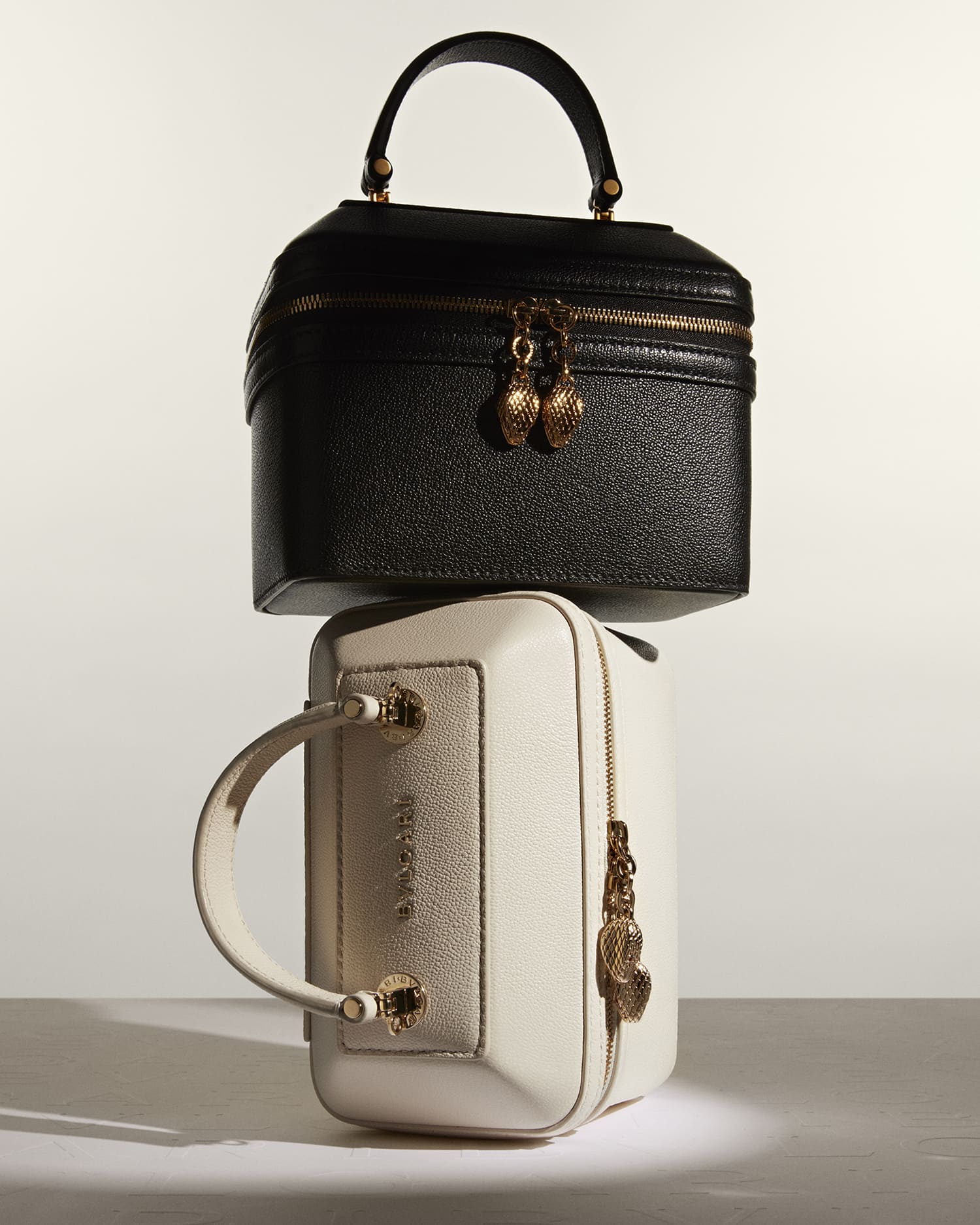 以罗马与爱的名义，BVLGARI绽放热力2022春夏手袋单品系列