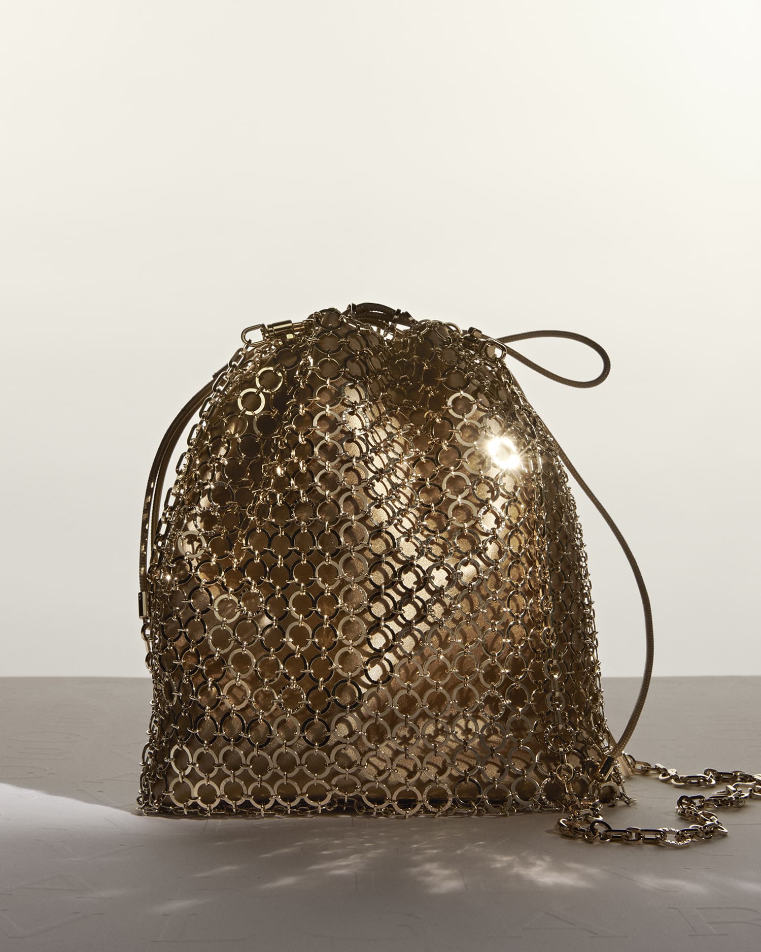 以罗马与爱的名义，BVLGARI绽放热力2022春夏手袋单品系列