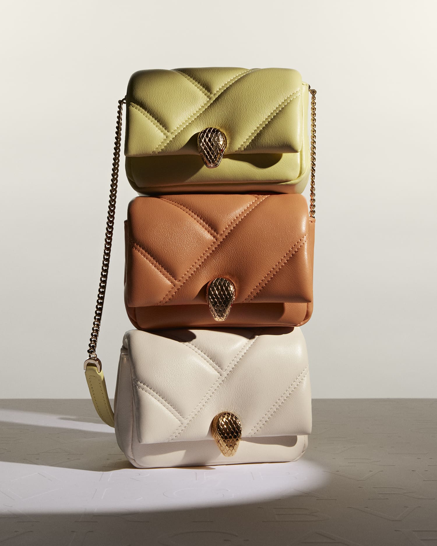 以罗马与爱的名义，BVLGARI绽放热力2022春夏手袋单品系列