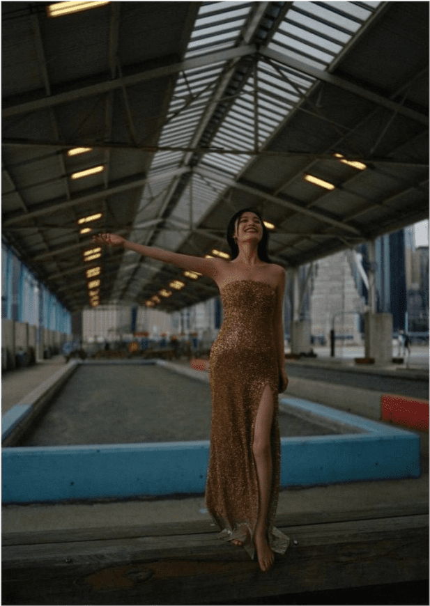 倪妮这个美背氛围感绝了，越来越漂亮了！