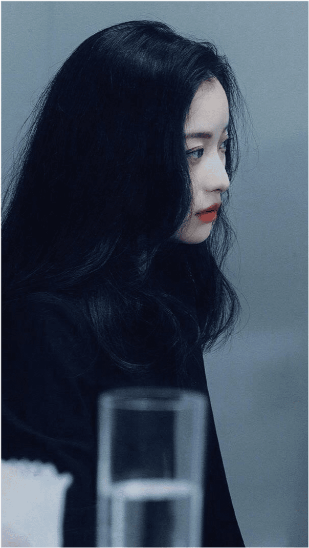 倪妮这个美背氛围感绝了，越来越漂亮了！