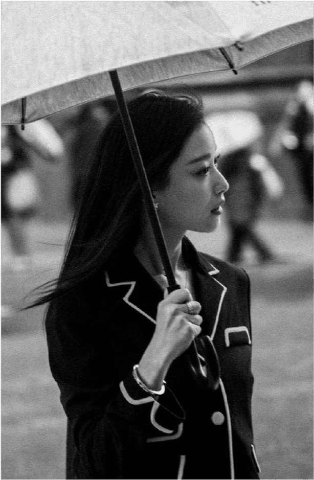 倪妮这个美背氛围感绝了，越来越漂亮了！