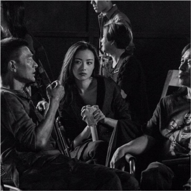 倪妮这个美背氛围感绝了，越来越漂亮了！