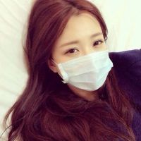 晚上爷爷总压到妈妈身上,看到爷爷和妈妈抱在一起