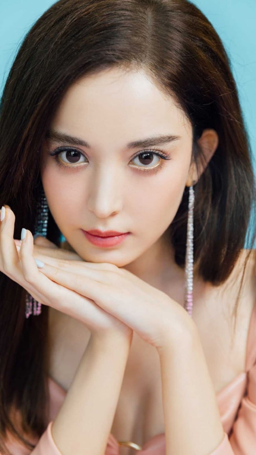 古力娜扎蝴蝶结镂空皮裙氛围感写真艺术照