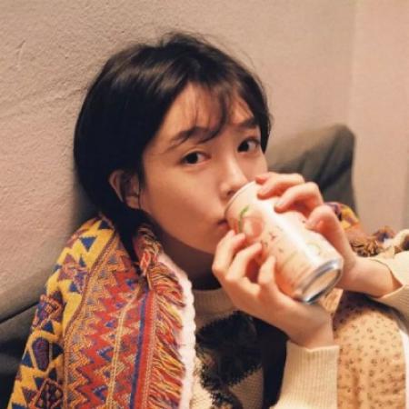 男朋友在我家要上我房间 在夜晚我们偷偷私会