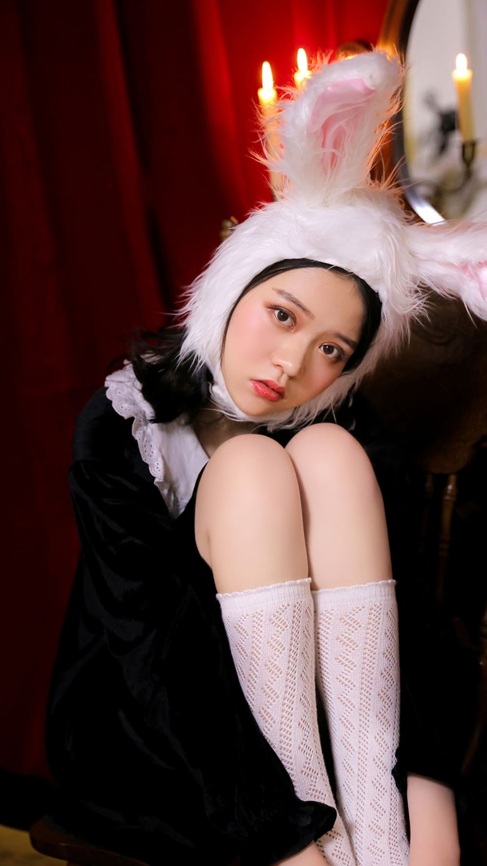 嘟嘟唇美女粉色女仆装暗黑风写真图片