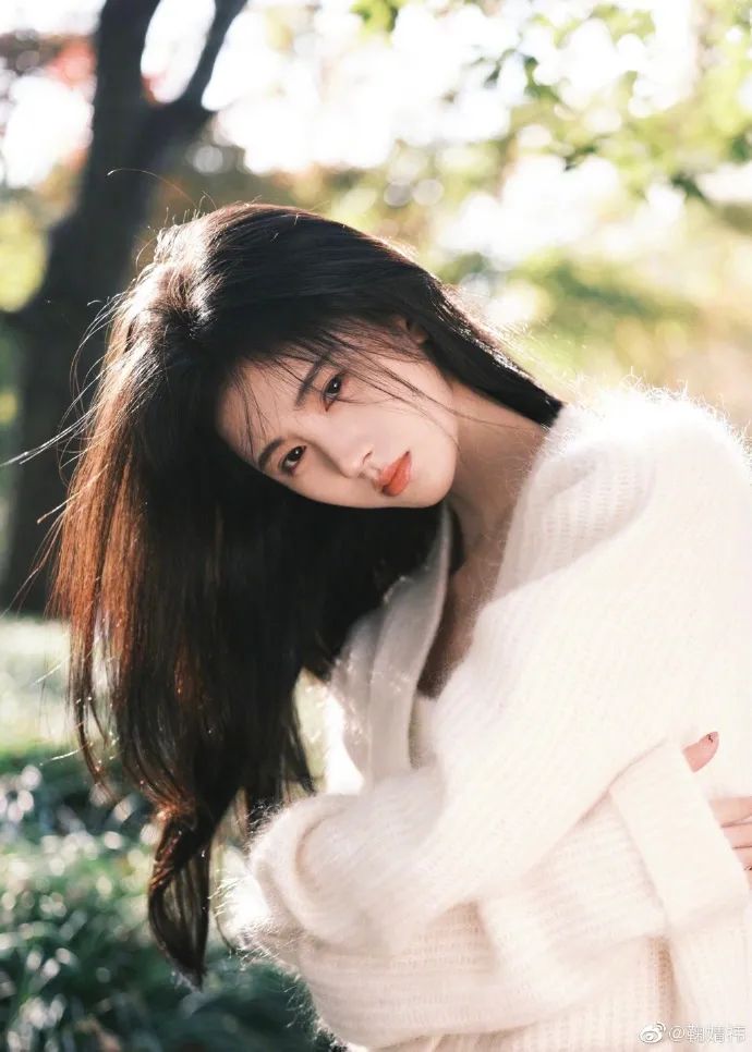 鞠婧祎晒秋日写真超级惊艳！4000年一遇美女美到让人窒息