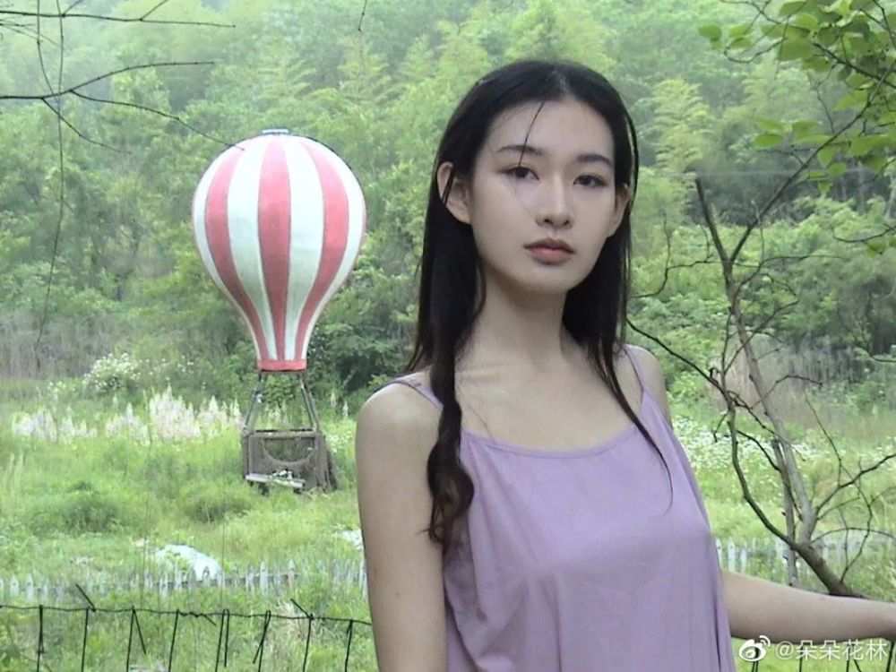 长着一张少女脸的她性格却像糙汉，这反差萌爱了