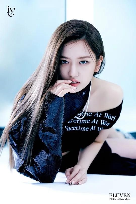 韩国女团IVE靓丽写真!大长腿太性感撩人