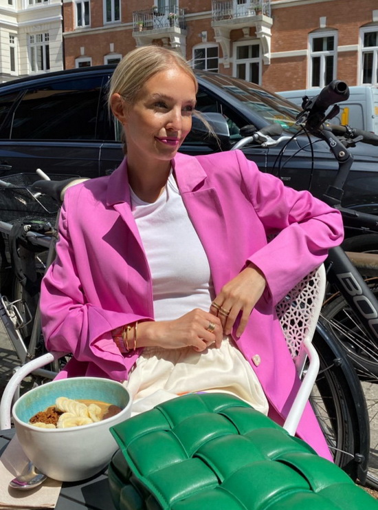 德国博主Leonie Hanne用色彩穿出时尚霸气