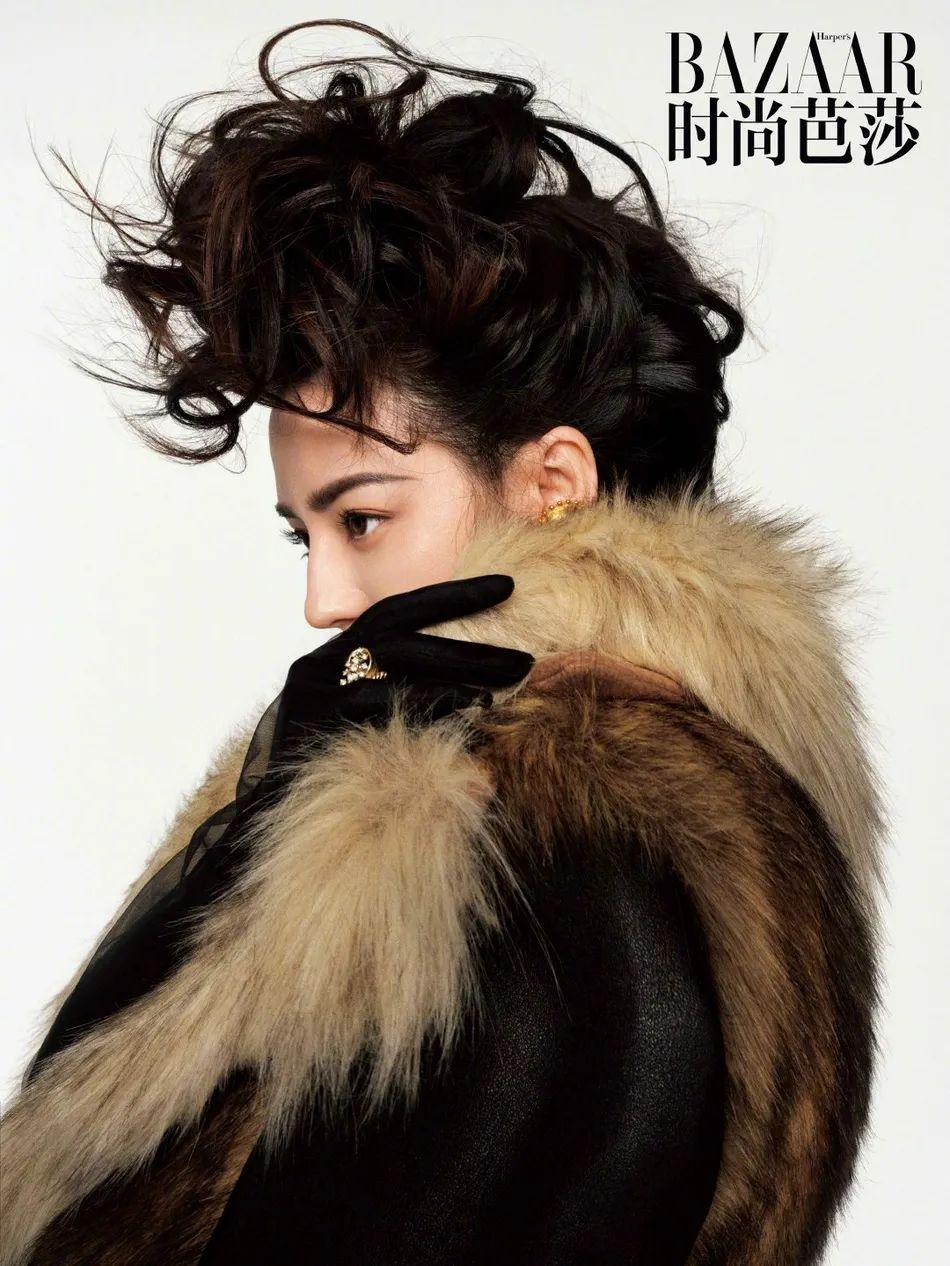 迪丽热巴冬日靓丽写真!雪肤玉貌太性感明艳